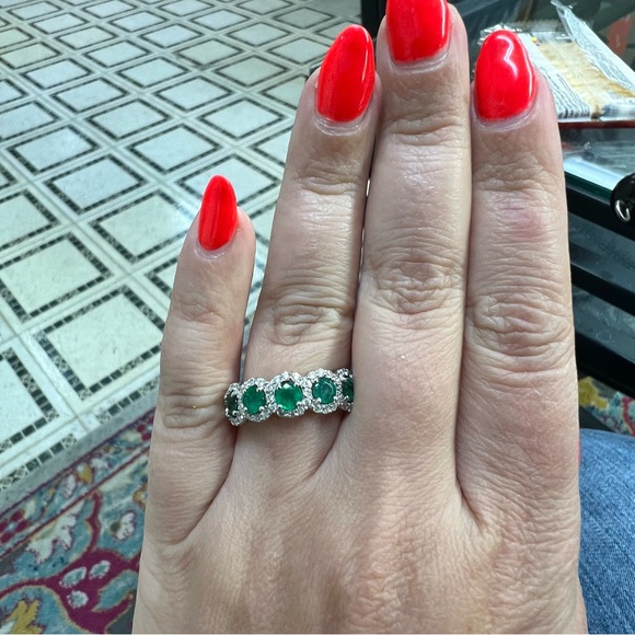 14k White Gold Diamond & Emerald Band Ring - Picture 7 of 10